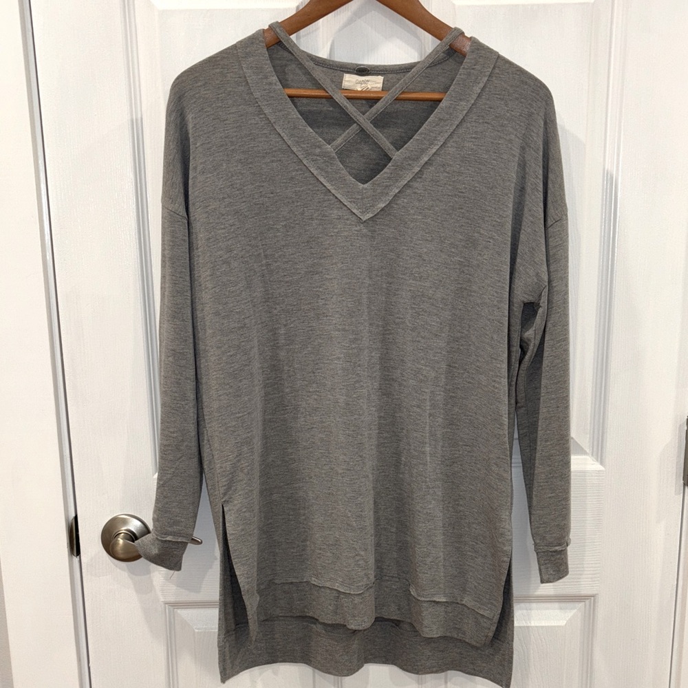 Cupio Charcoal Gray V-Neck Women's Top M